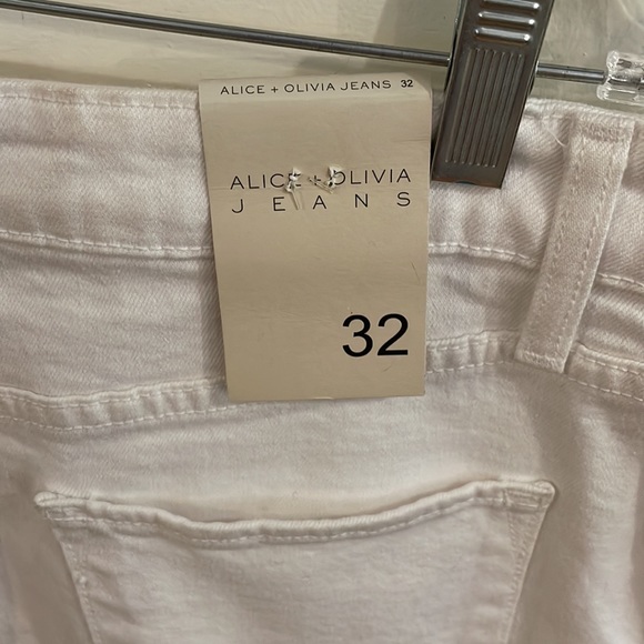 NWT Alice + Olivia Jeans White Button-Fly Fringe Hem Mini, Size 32 - Picture 6 of 9